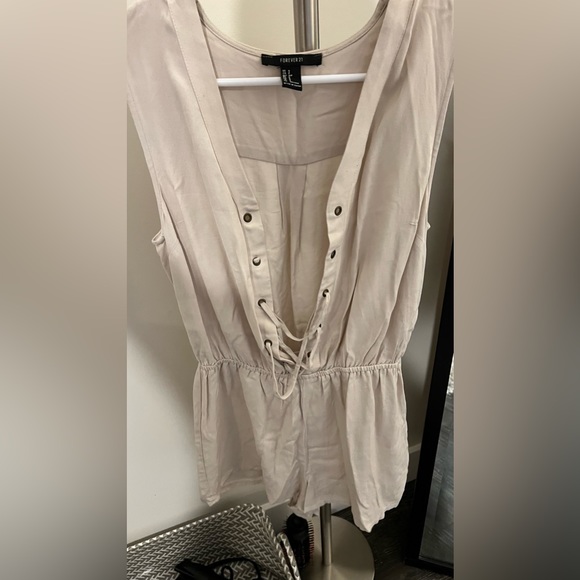 Romper - Picture 1 of 2